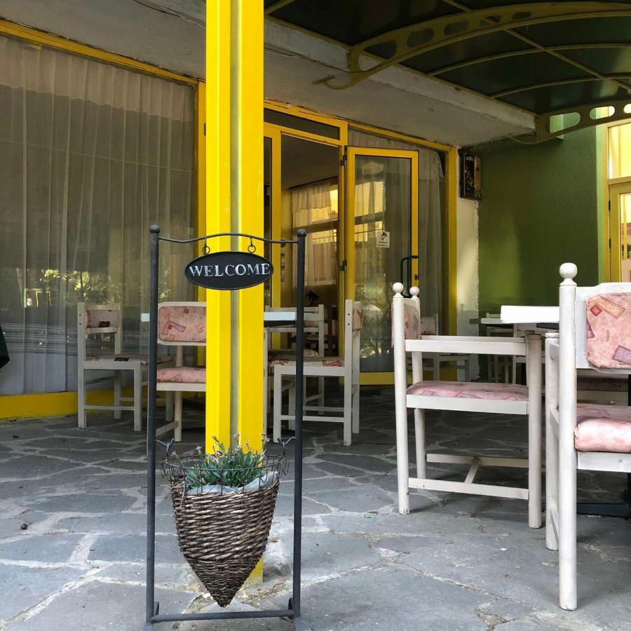 Sunny Varshava Hotel Złote Piaski Zewnętrze zdjęcie