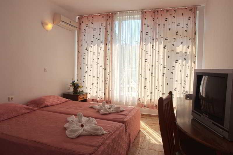 Sunny Varshava Hotel Złote Piaski Zewnętrze zdjęcie