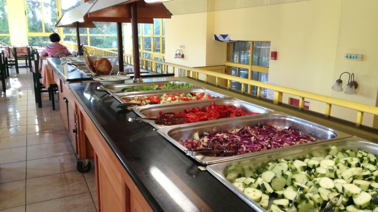 Sunny Varshava Hotel Złote Piaski Zewnętrze zdjęcie